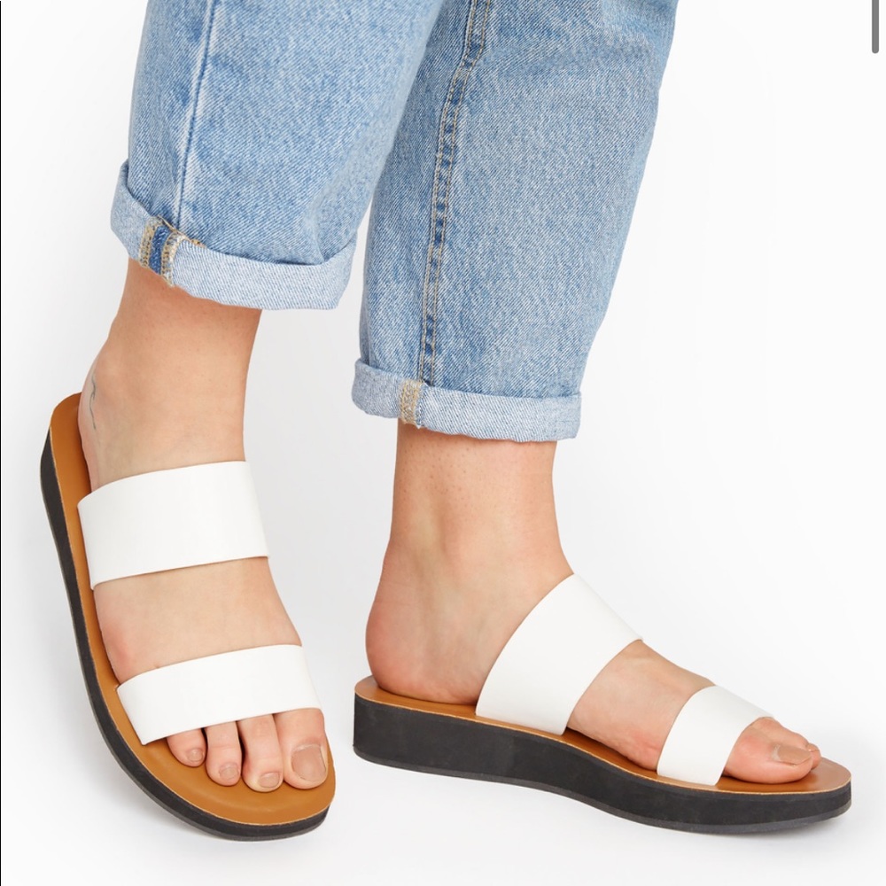 NWOT LTS White Two Strap Flat Sandals In Standard D Fit